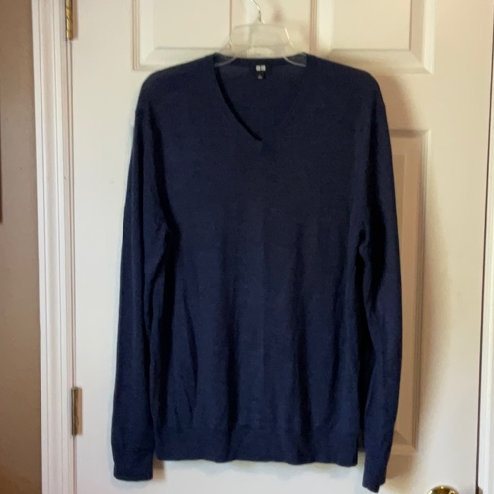 Uniqlo Men’s Navy Blue Pure Wool Long Sleeve V-Neck Sweater Size Large